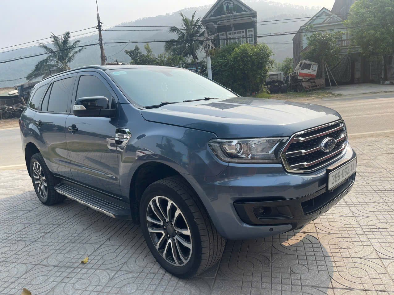Hình ảnh xe FORD EVEREST 2018 - 102,000KM