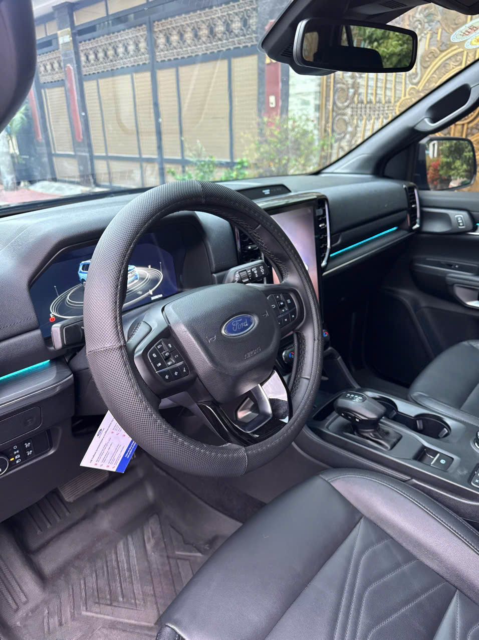 Hình ảnh xe FORD EVEREST 2025 - 30,000KM