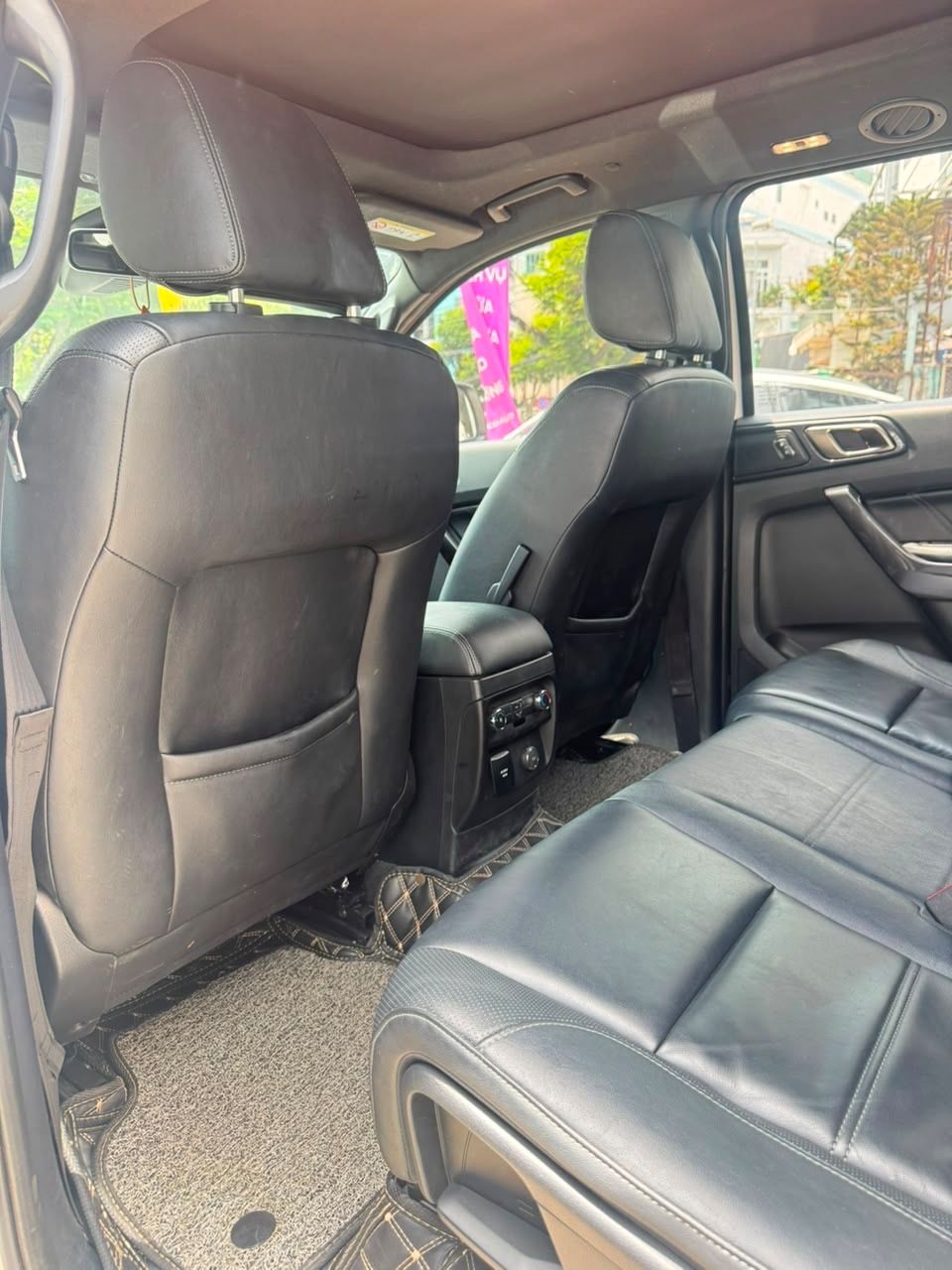 Hình ảnh xe FORD EVEREST 2020 - 28,000KM