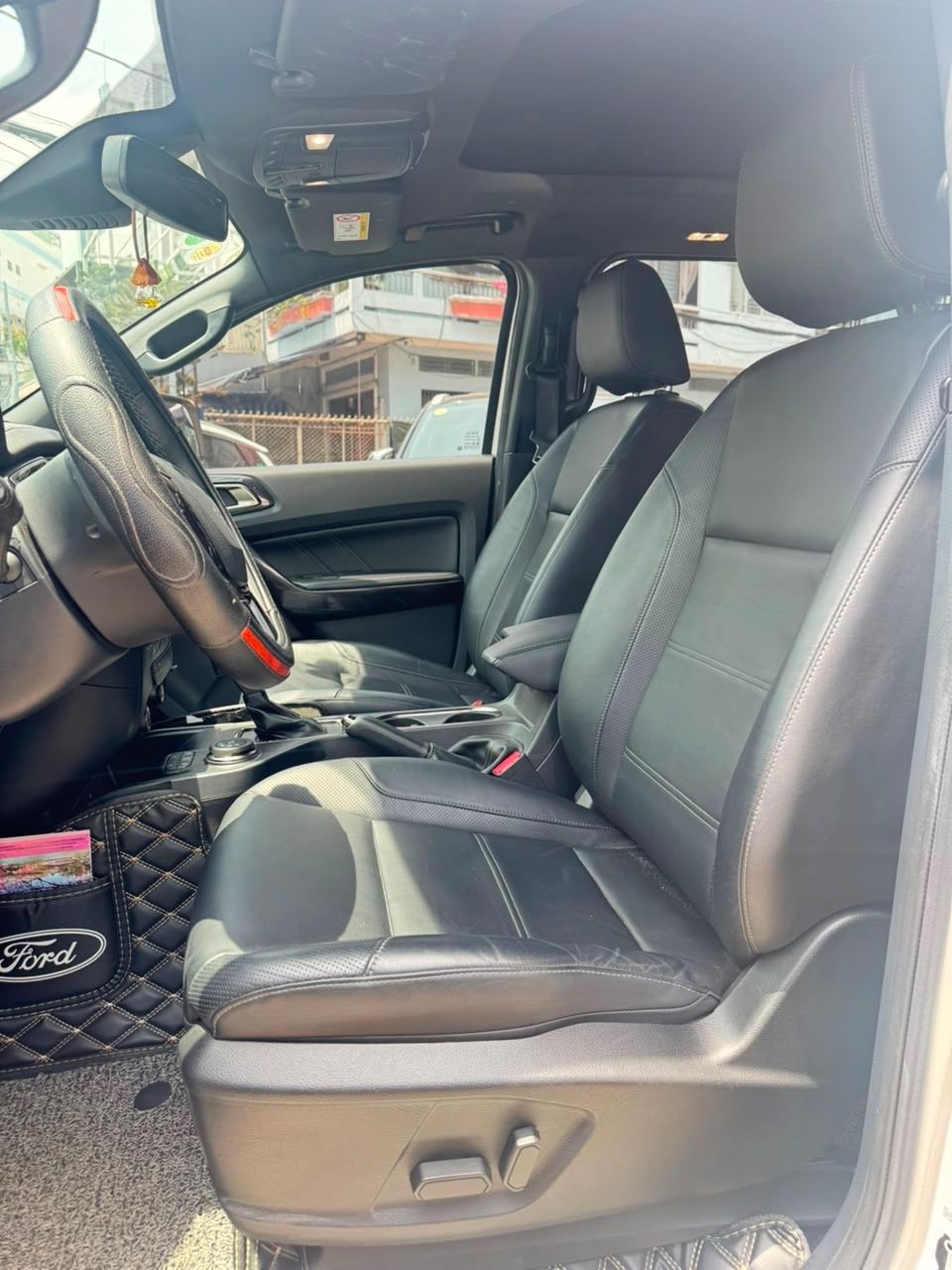Hình ảnh xe FORD EVEREST 2020 - 28,000KM