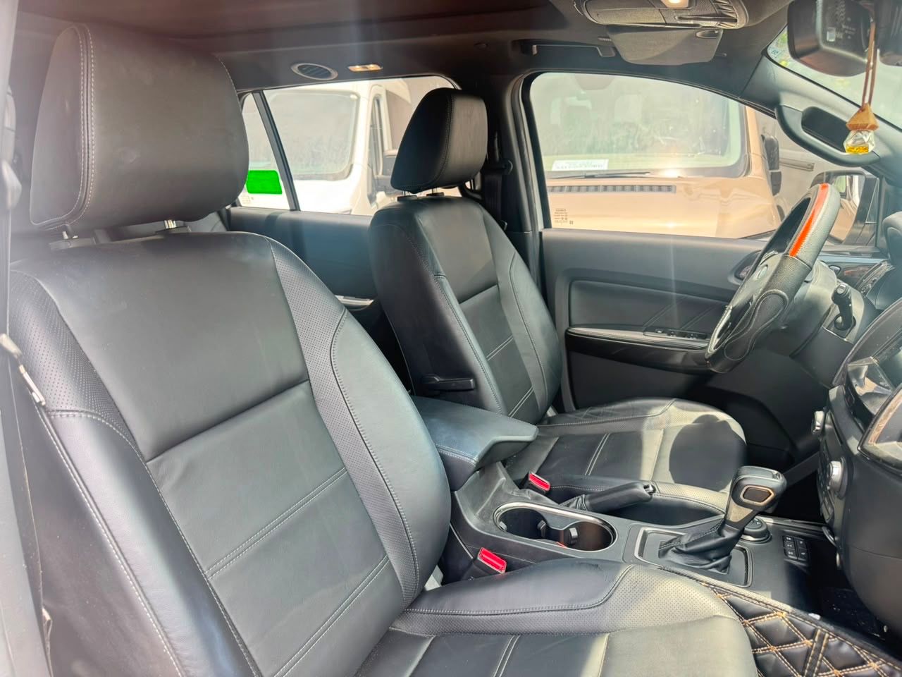 Hình ảnh xe FORD EVEREST 2020 - 28,000KM