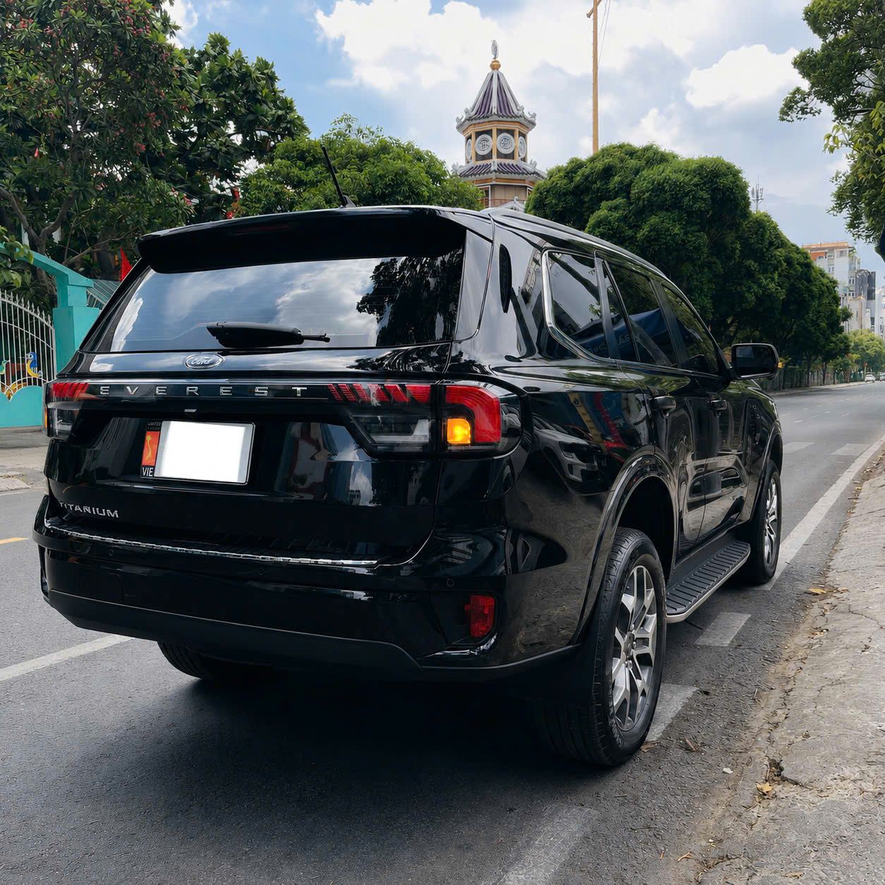Hình ảnh xe FORD EVEREST 2023 - 38,000KM