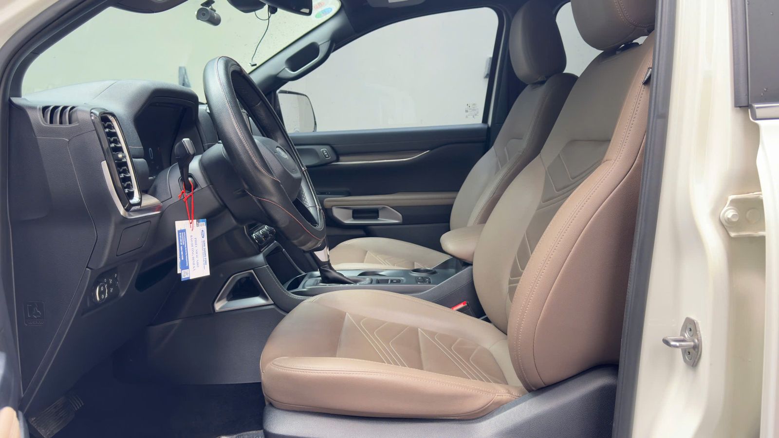 Hình ảnh xe FORD EVEREST 2023 - 35,000KM
