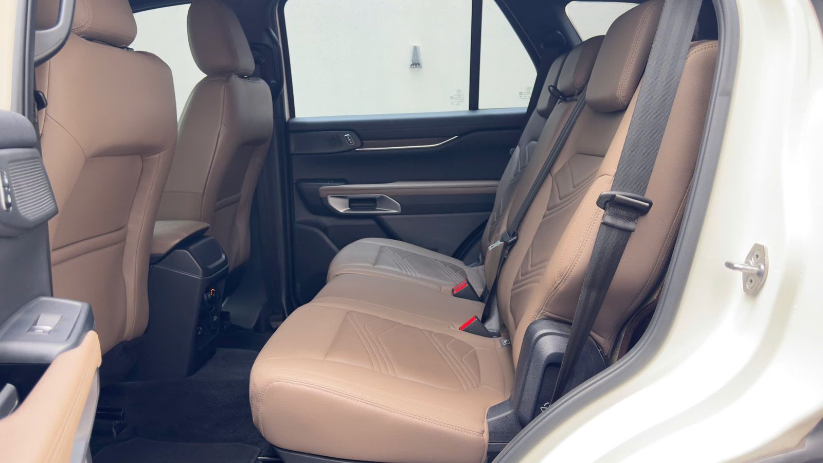 Hình ảnh xe FORD EVEREST 2023 - 35,000KM