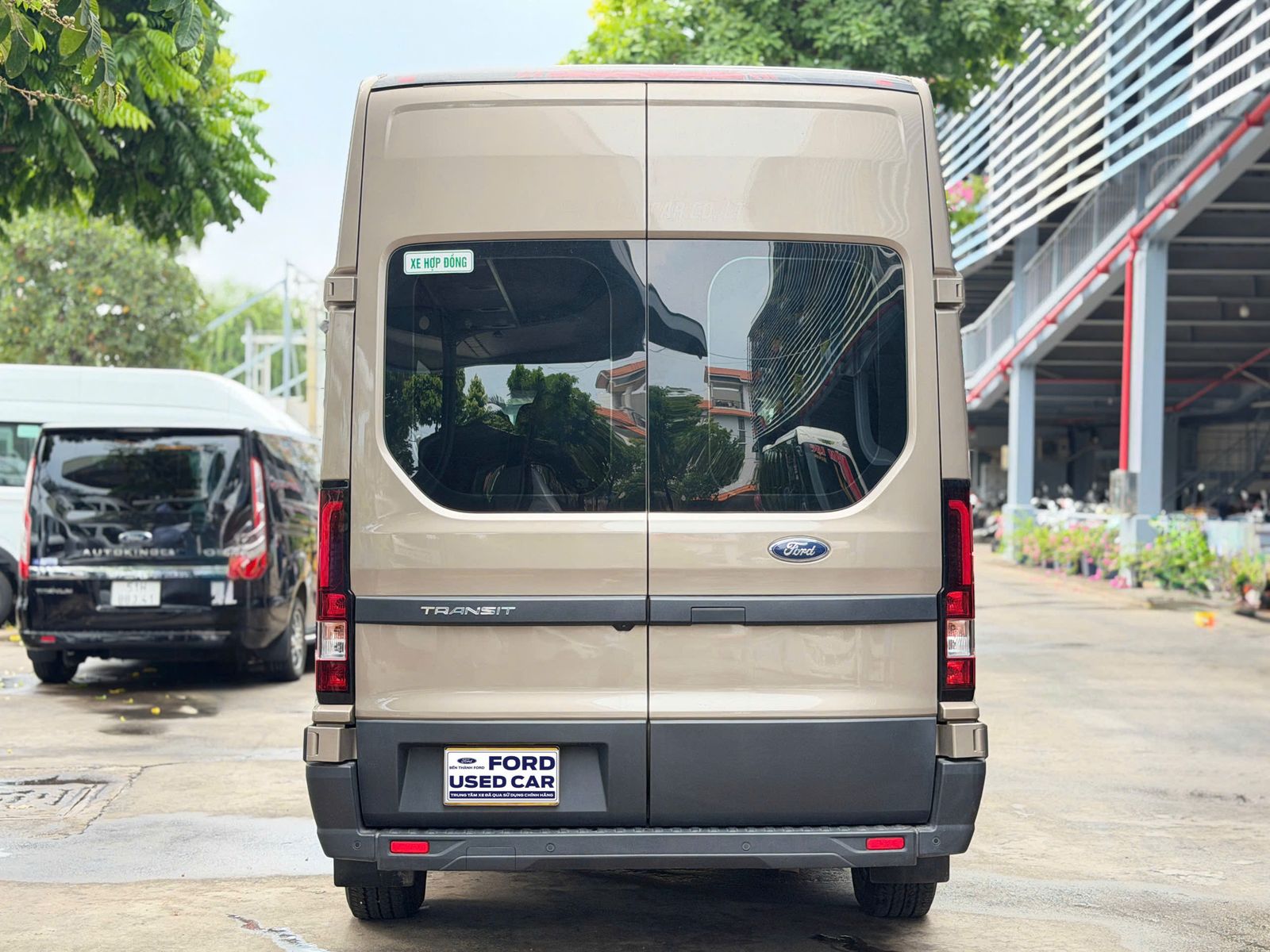 Hình ảnh xe FORD TRANSIT 2024 - 20,000KM