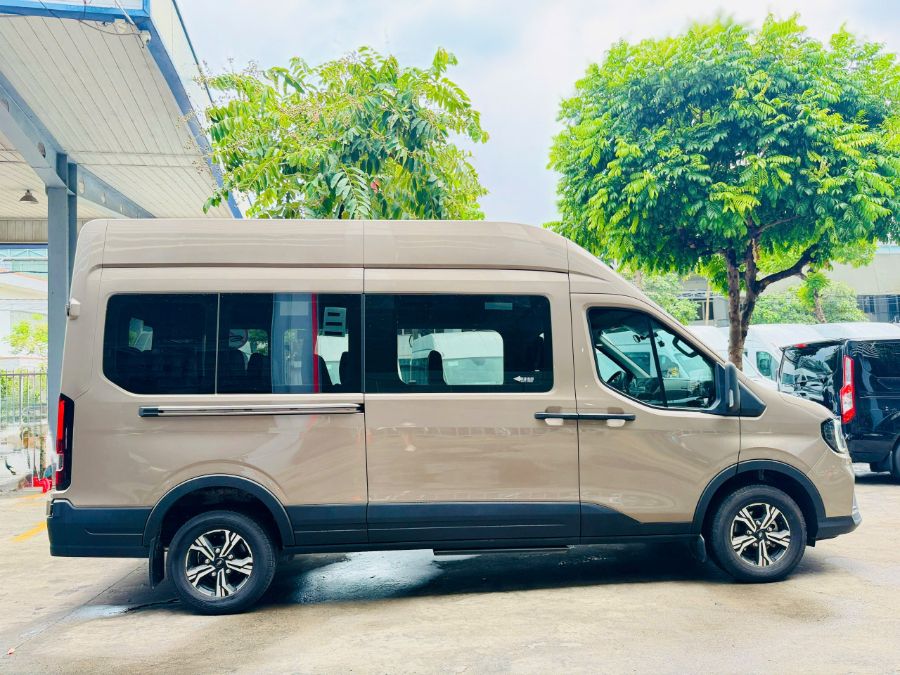 Hình ảnh xe FORD TRANSIT 2024 - 20,000KM