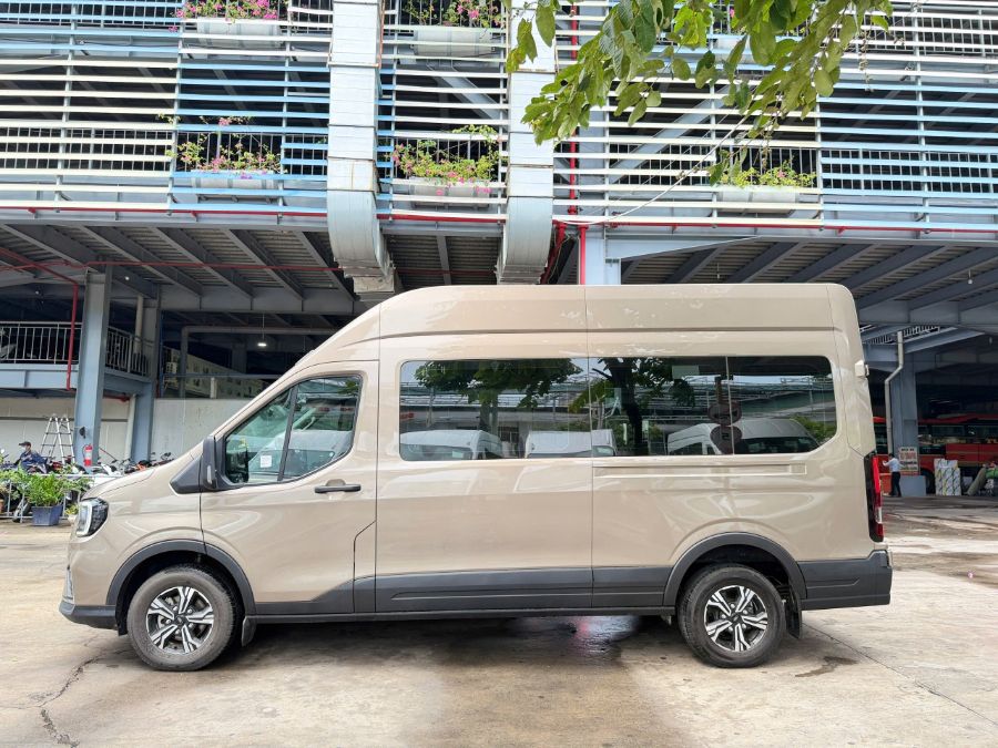 Hình ảnh xe FORD TRANSIT 2024 - 20,000KM