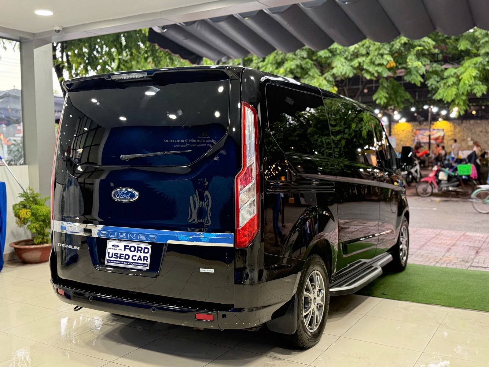 Hình ảnh xe FORD TOURNEO 2019 - 77,000KM
