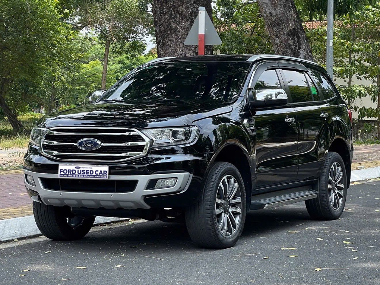 Hình ảnh xe FORD EVEREST 2020 - 50,000KM