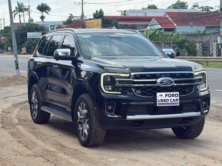 Hình ảnh xe FORD EVEREST 2022 - 20,000KM