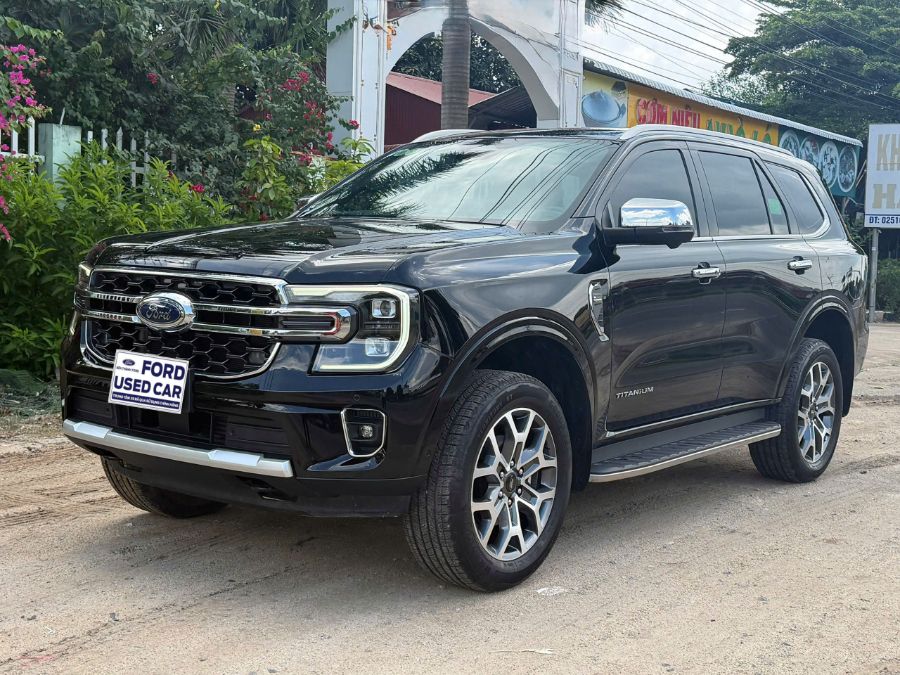 Hình ảnh xe FORD EVEREST 2022 - 20,000KM