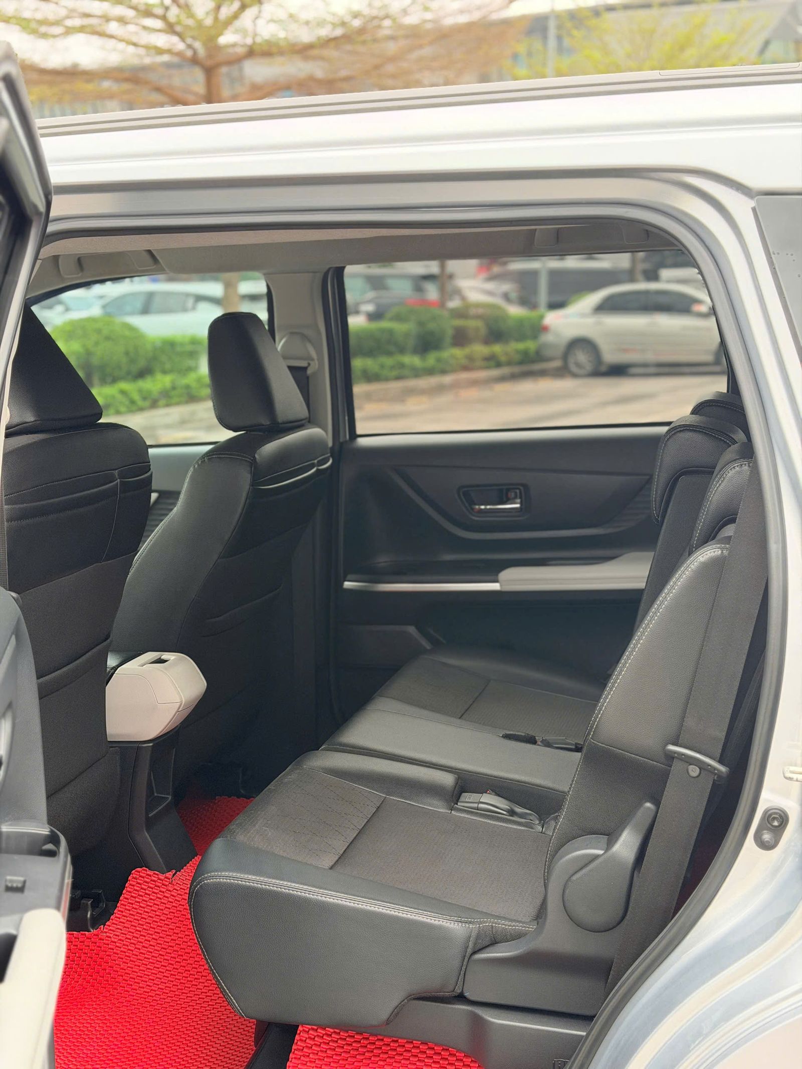 Hình ảnh xe TOYOTA VELOZ CROSS 2024 - 70,000KM