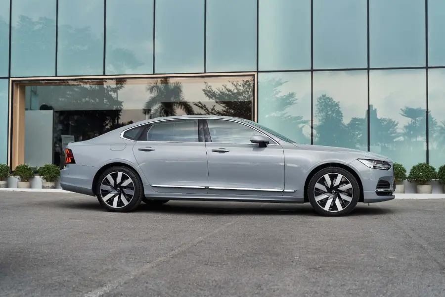 Hình ảnh xe VOLVO S90 PLUG - IN HYBRID ULTRA 2025