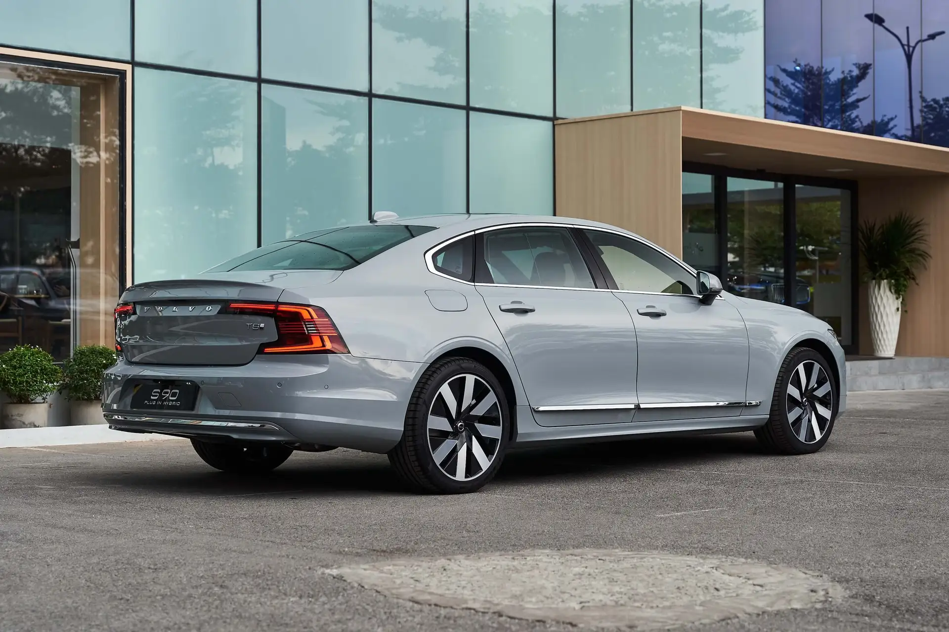 Hình ảnh xe VOLVO S90 PLUG - IN HYBRID ULTRA 2025