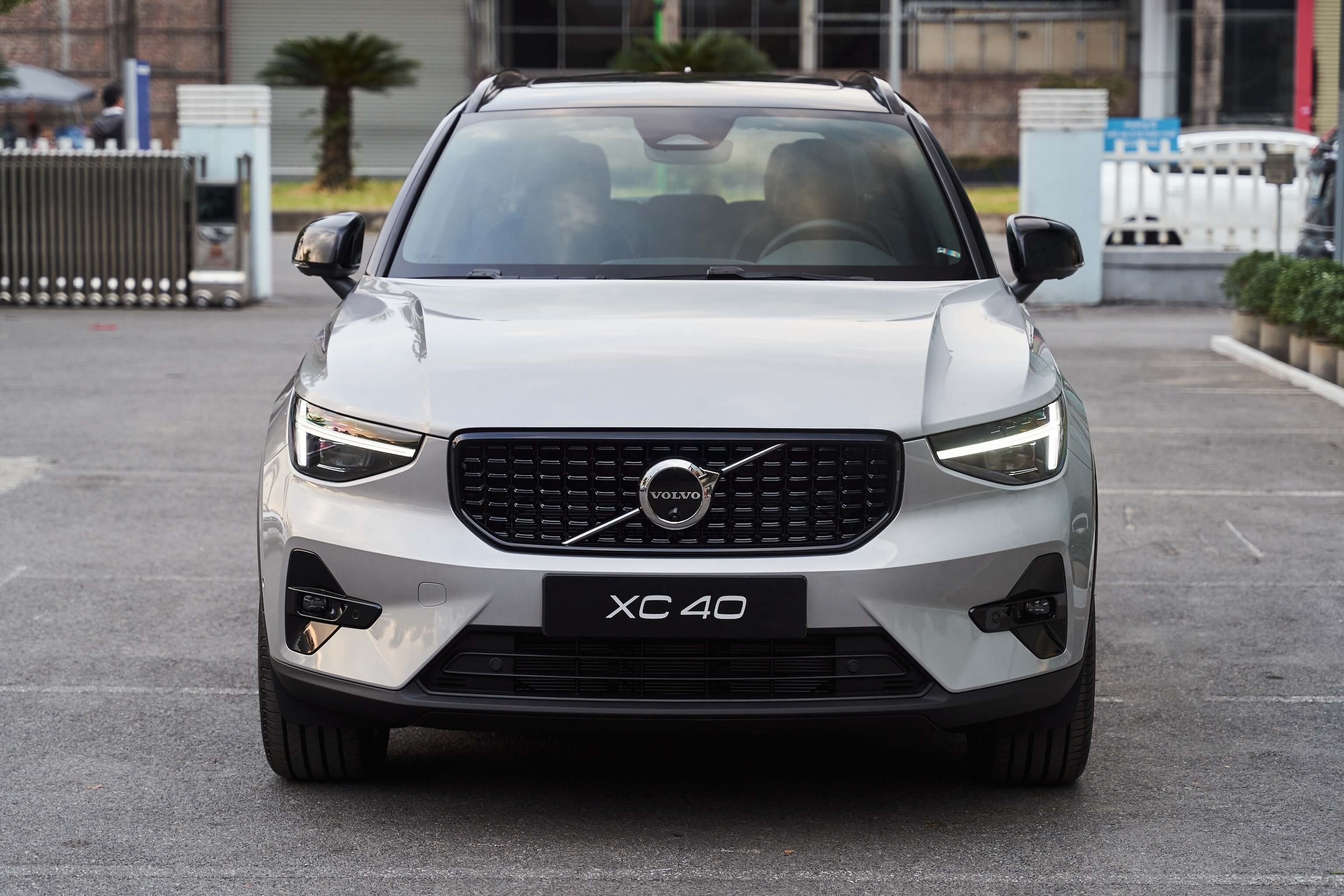 Hình ảnh xe VOLVO XC40 ULTRA 2025