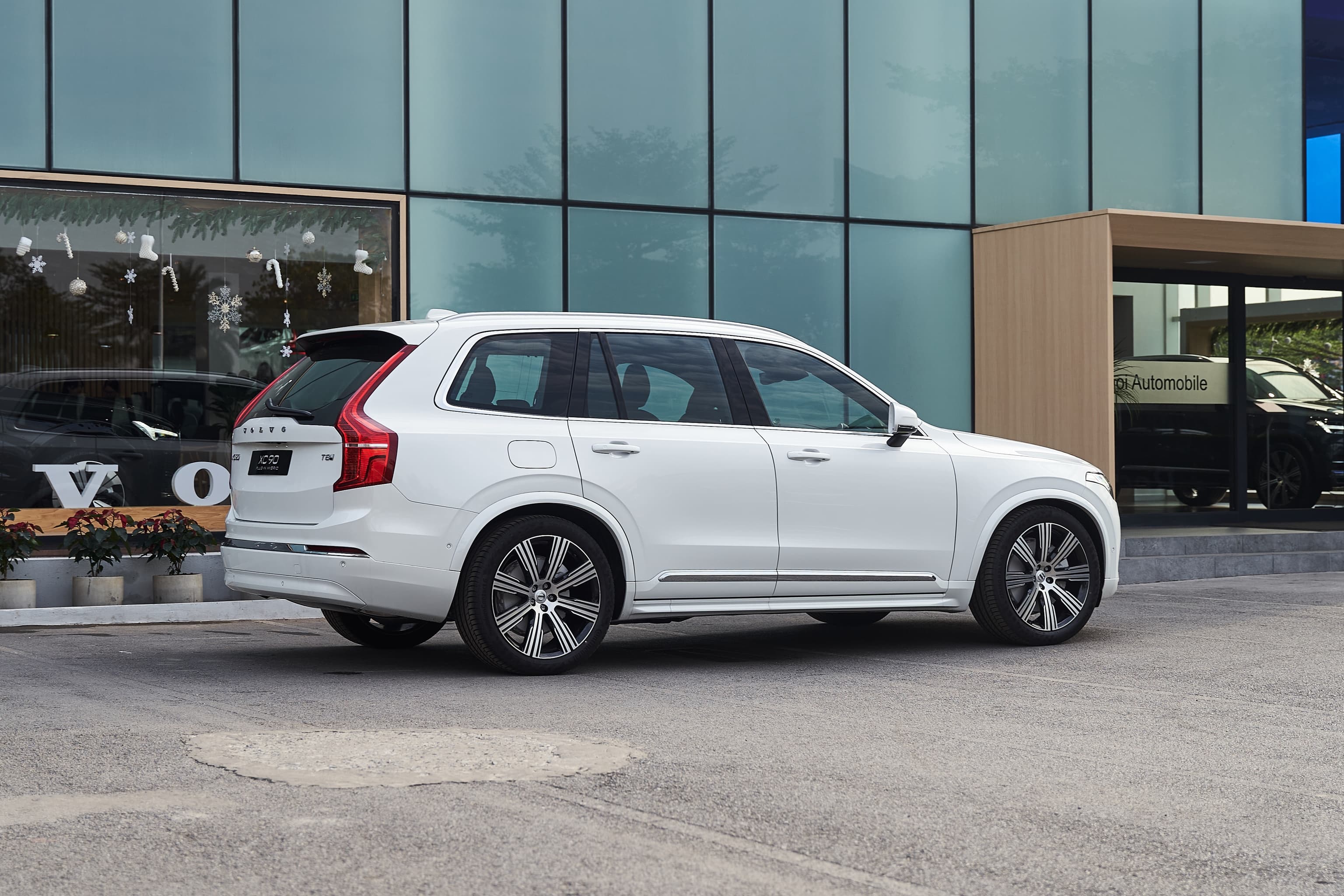 Hình ảnh xe VOLVO XC90 PLUG-IN HYBRID ULTRA 2025